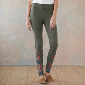 Sundance Artist Embroidered Leggings